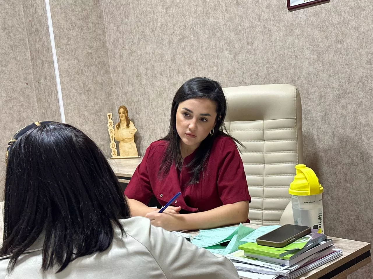 Dəri Ləkələri: Niyə Yaranır və Hansı Müalicə Yanaşmaları Mövcuddur?